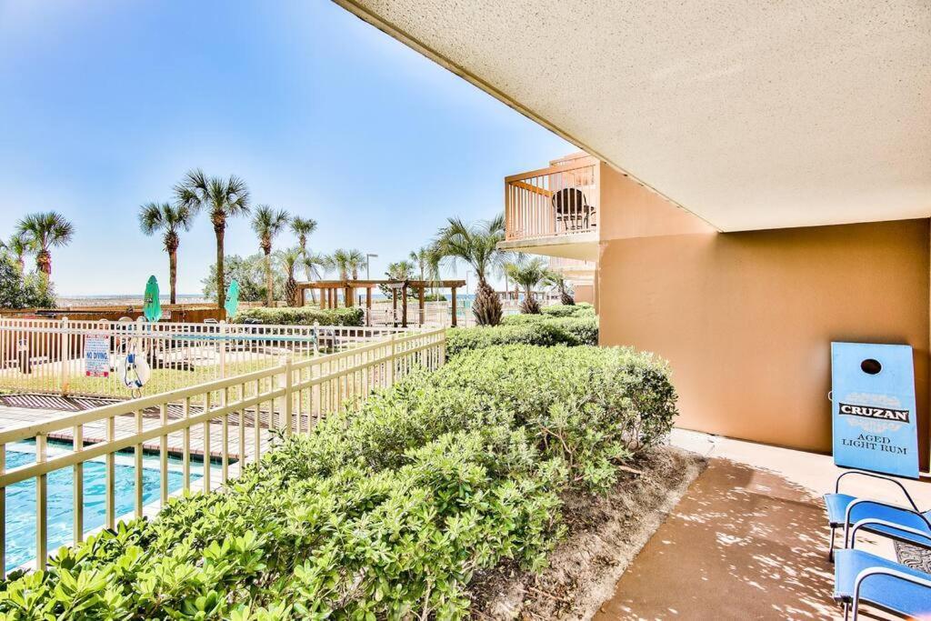 Pelican Beach Resort-Walkout Unit-On The Beach Destin Exteriör bild