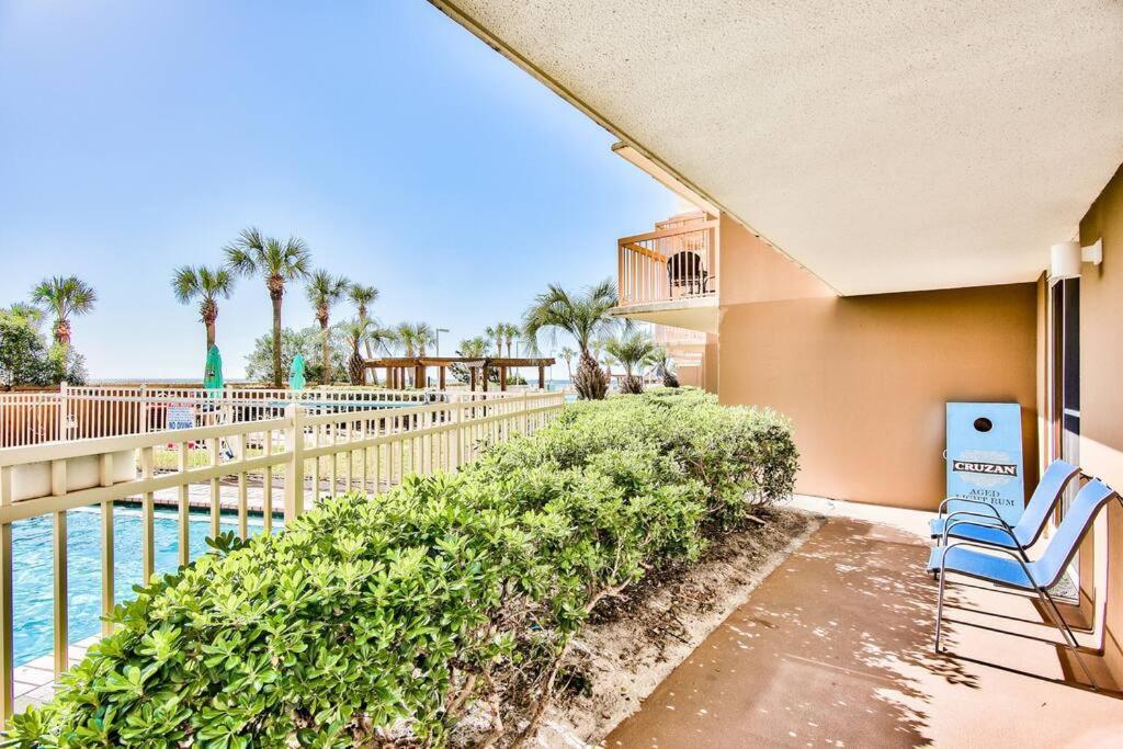 Pelican Beach Resort-Walkout Unit-On The Beach Destin Exteriör bild