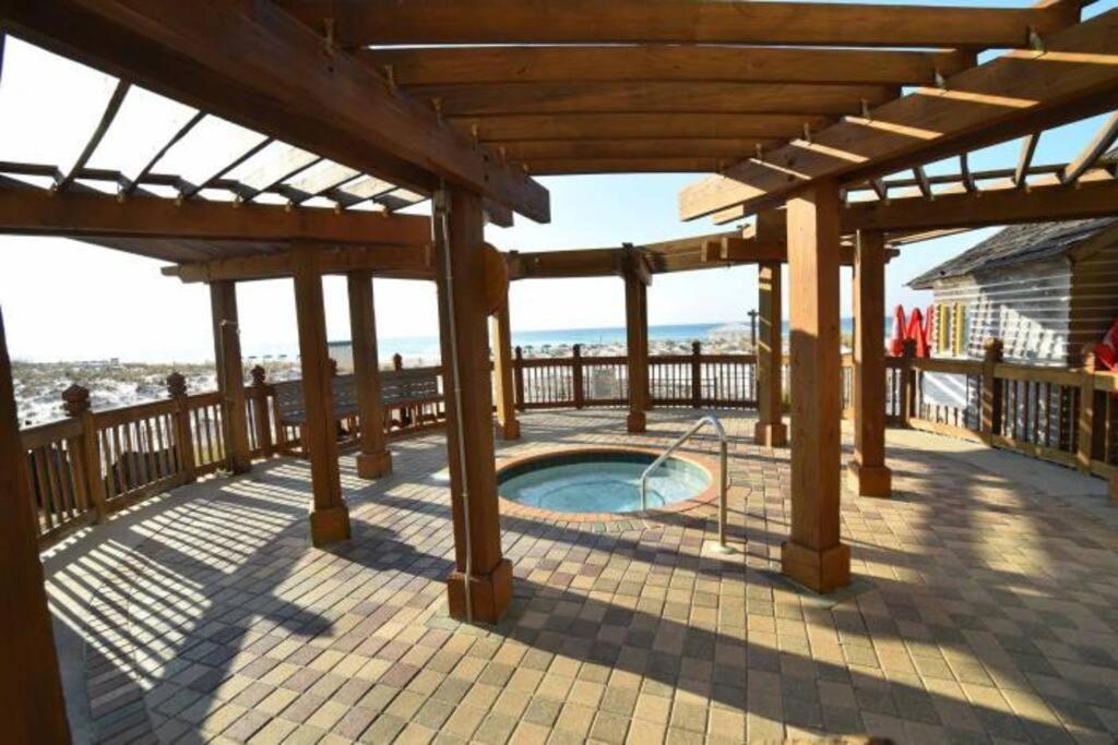 Pelican Beach Resort-Walkout Unit-On The Beach Destin Exteriör bild