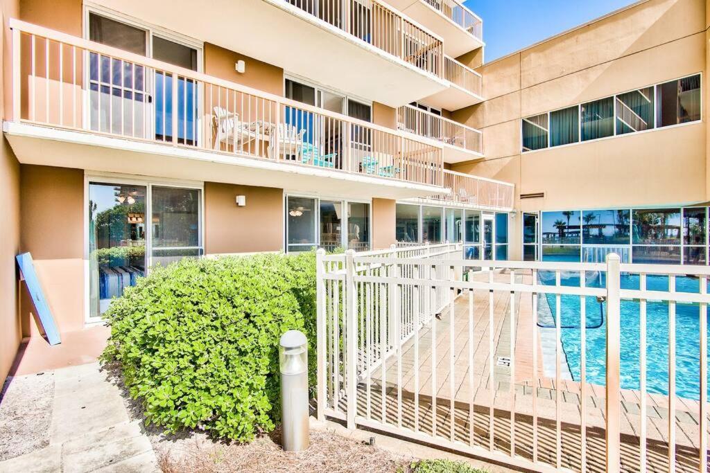 Pelican Beach Resort-Walkout Unit-On The Beach Destin Exteriör bild